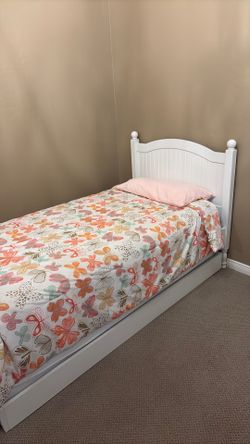 Pottery Barn Trundle bed