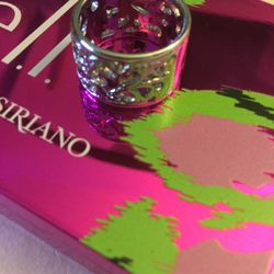 Pretty   Ring 💍 Size # 5   🦋  Floral cut thick band classic Ring 💍 rhodium with silver / Welcome to visit   Eva’s OfferUp for more jewelry 🦋💍