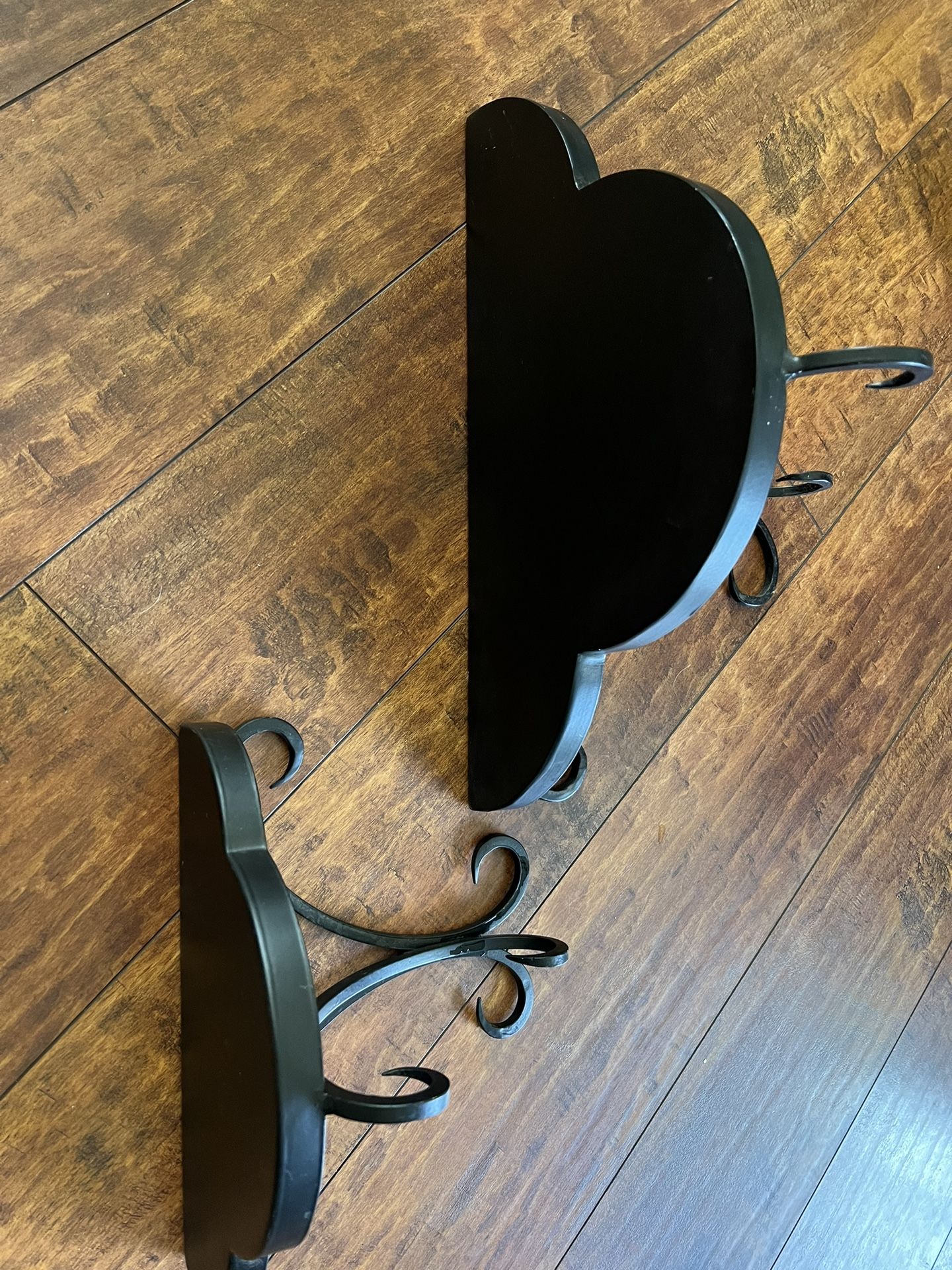 2-Metal Decorative Shelves