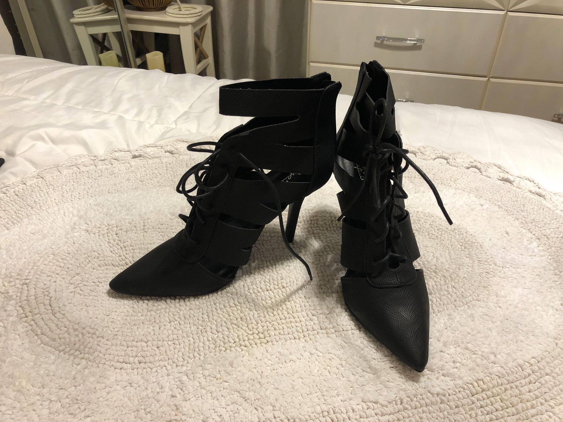 Free black pointed heels