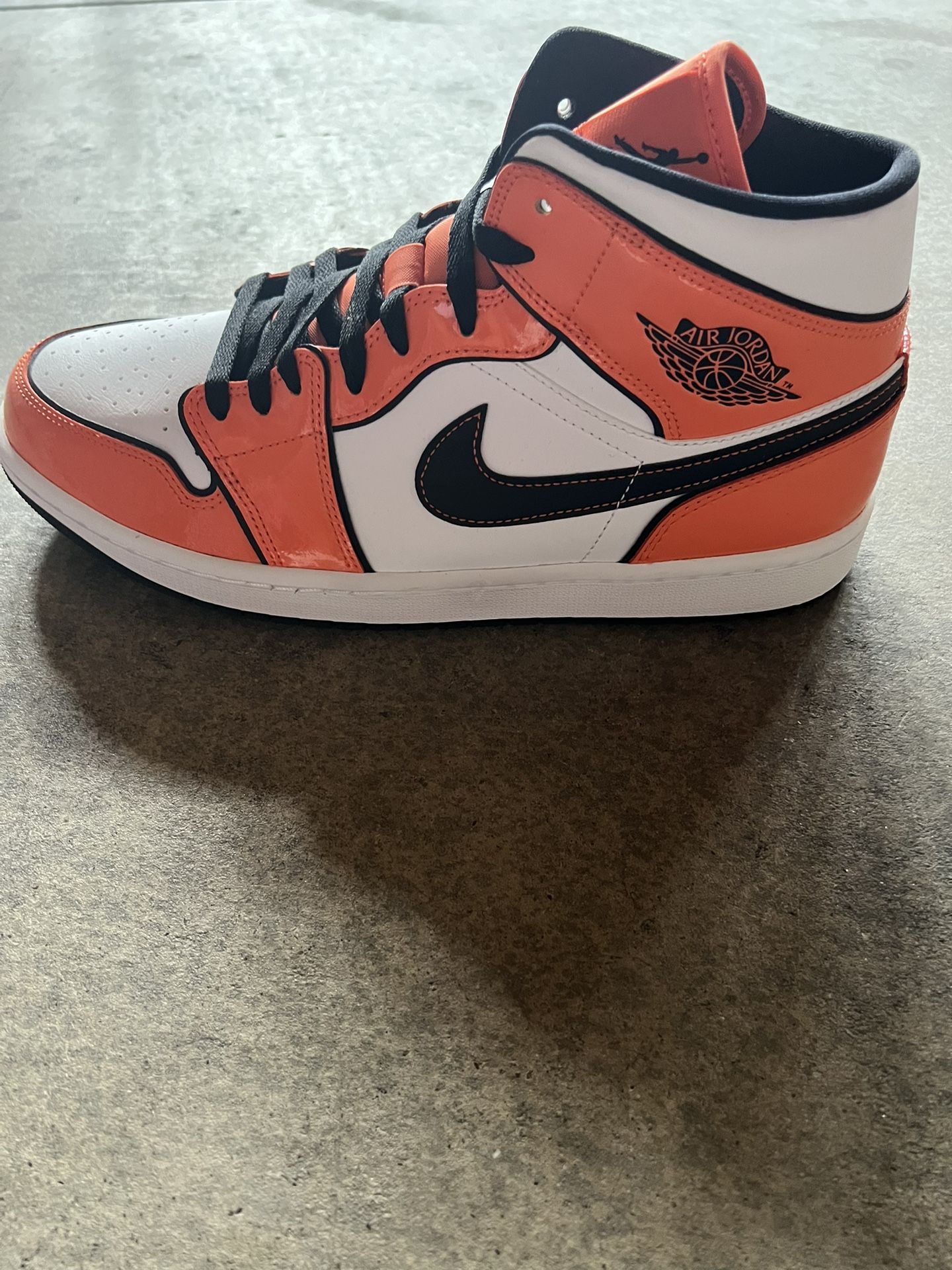 Jordan 1 Mid Turf Orange