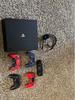 Ps4 pro 1 TB Bundle