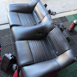 05-14 Mustang Leather Rear Seats