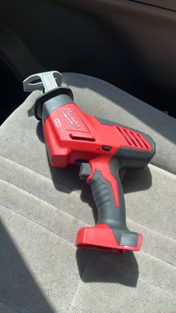Milwaukee hacksaw
