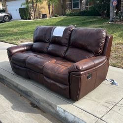 Free Couch !