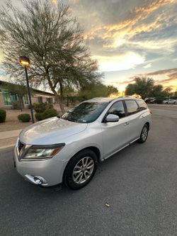 2015 Nissan pathfinder clean title
