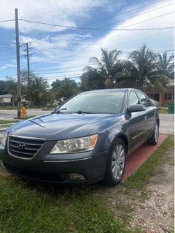 Hyndai basically brand new in good condition clean title in hand cash price only