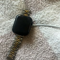 Apple Watch SE GPS, 40mm Midnight Aluminum