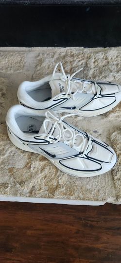 Nike Pegasus Wave Sz9.5 White Sneakers with Black Accents