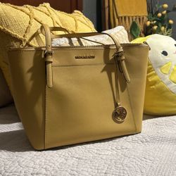 Michael Kors Large Tote Bag (yellow)