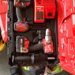 Milwaukee M18 Fuel  Cat 2997-22 Impact + Drill + 2 0f 5.0 Bateries + Charger + Hard Case