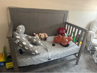 Baby/toddler bed set