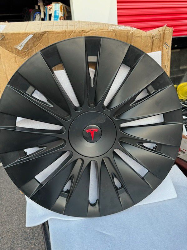 Tesla model Y wheel covers. 19". 