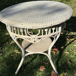 Victorian White Wicker Table