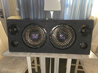 RS20 Speakers in box