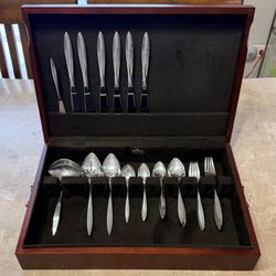 Vintage Nobility “Lady Empire” Silverplate Flatware Set - Service for  6!