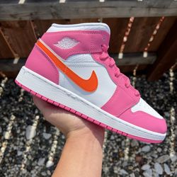 Jordan 1 Mid Pinksicle Orange (Size 5.5Y, 6Y)