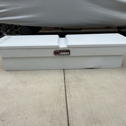 New crescent Jobox Fits Any Full Size Truck 