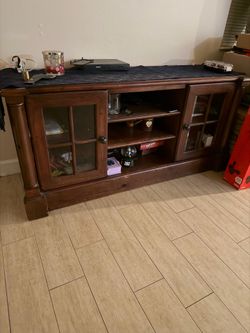 Entertainment center table