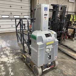 🌟 2015 JLG 20MVL Vertical Mast Lift – 744 Hours – $4,683.39 OBO 🌟