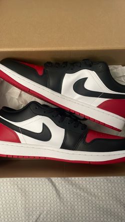 Air Jordan 1 Low Bred Toe Sneakers
