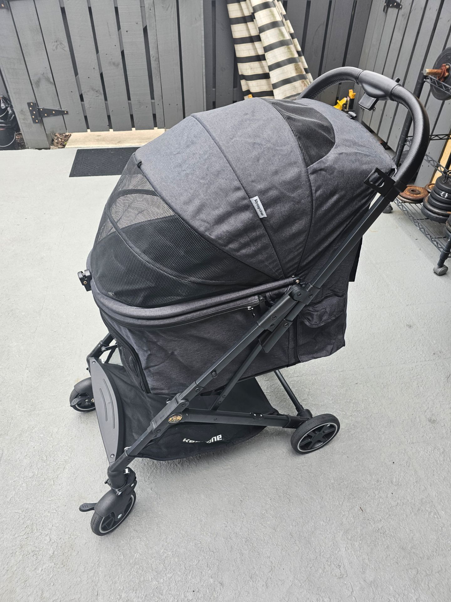 Like-new Kenyone Dog Sroller