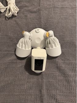 Ring Floodlight Cam - Works Perfectly