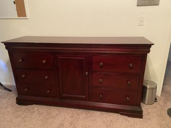 Dresser