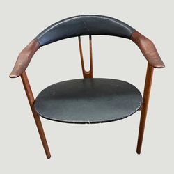Mid-Century Modern Bull Horn Armchair Arne Hovmand Olsen Morgans Kold Denmark