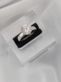 R1💍Sterling Silver 3.6 CT Cubic Zirconia Ring Band SIZE 7✨