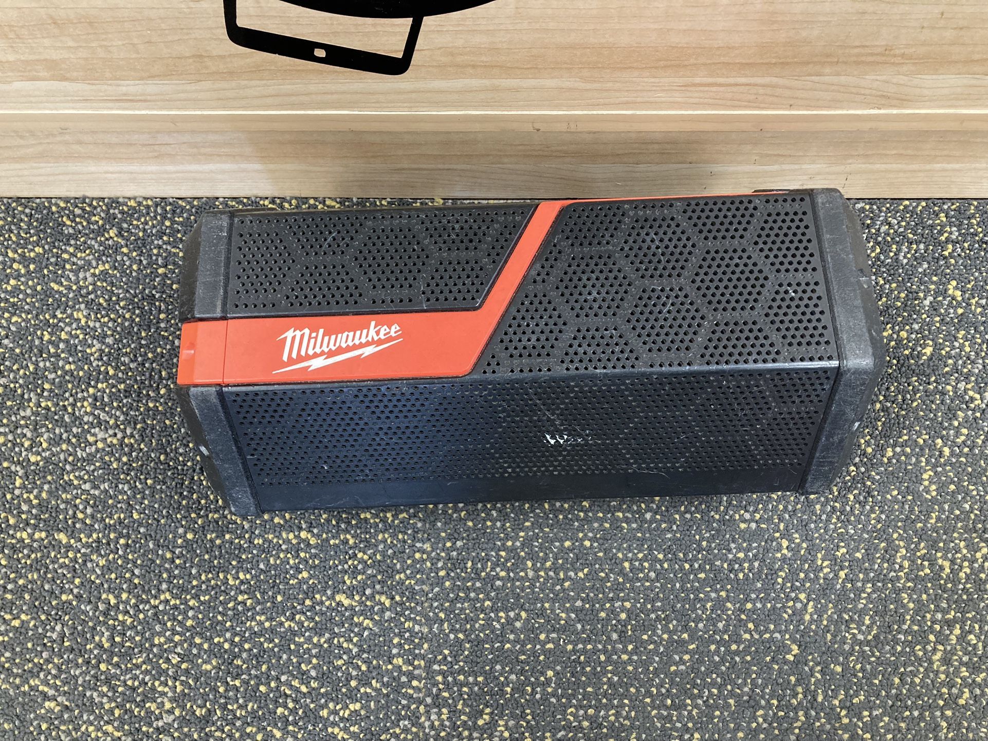 Milwaukee M18/M12 Lithium - Ion Cordless Wireless Jobsite Speaker