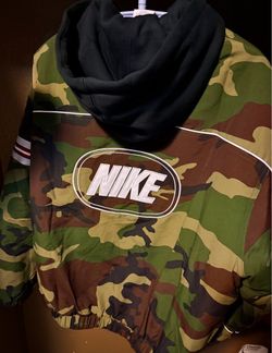 Supreme Nike Camo Hooded Jacket - Size Medium