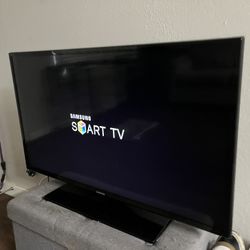 40" Samsung Smart TV