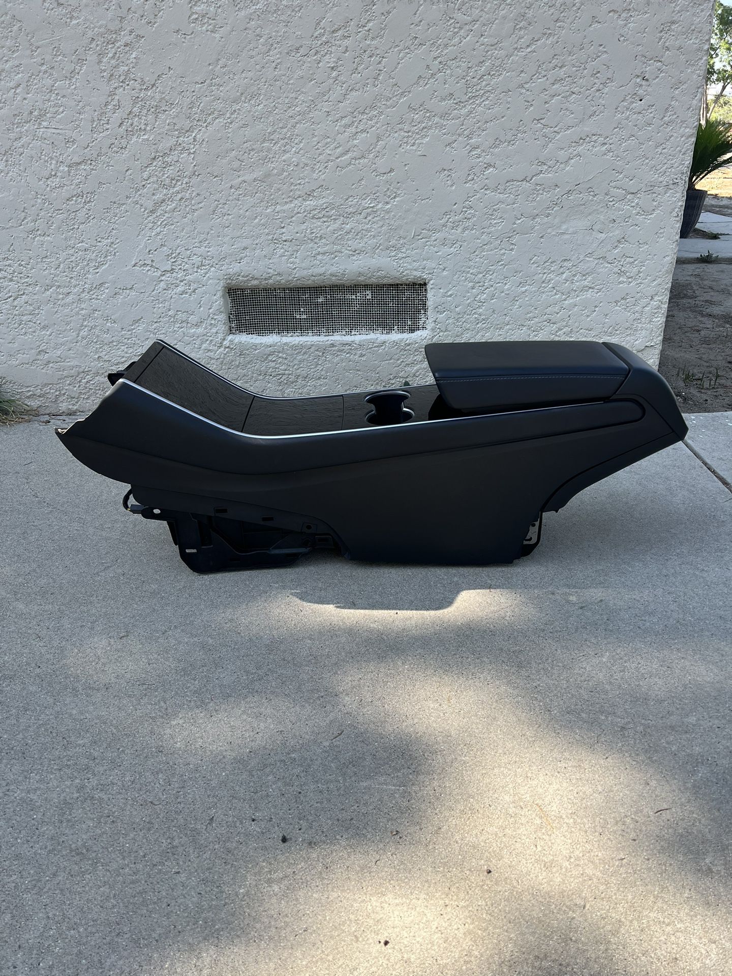 Tesla Model Y/3 Center Console