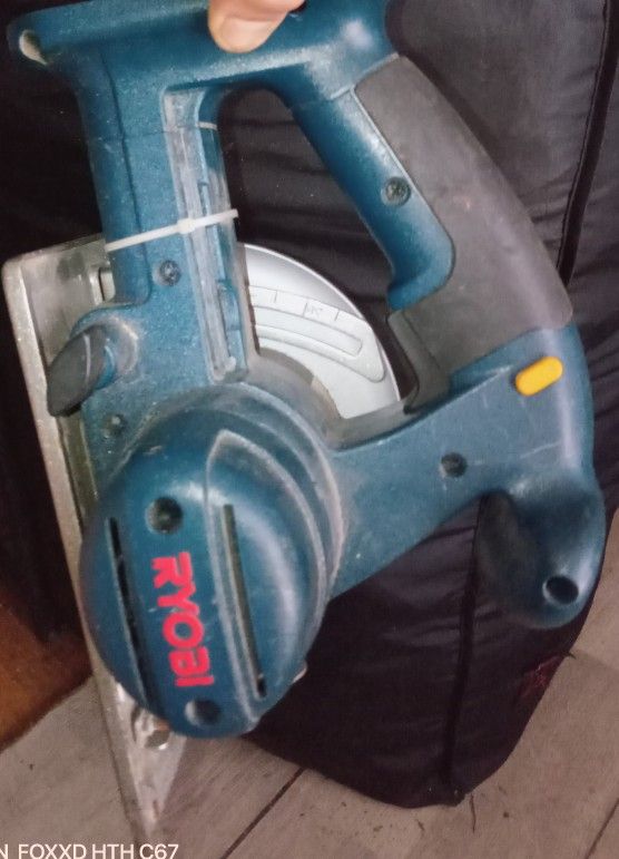 RYOBI 18V 5.5" Circular Saw Model R10633 Working No Battery