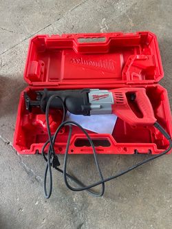 Milwaukee saw
