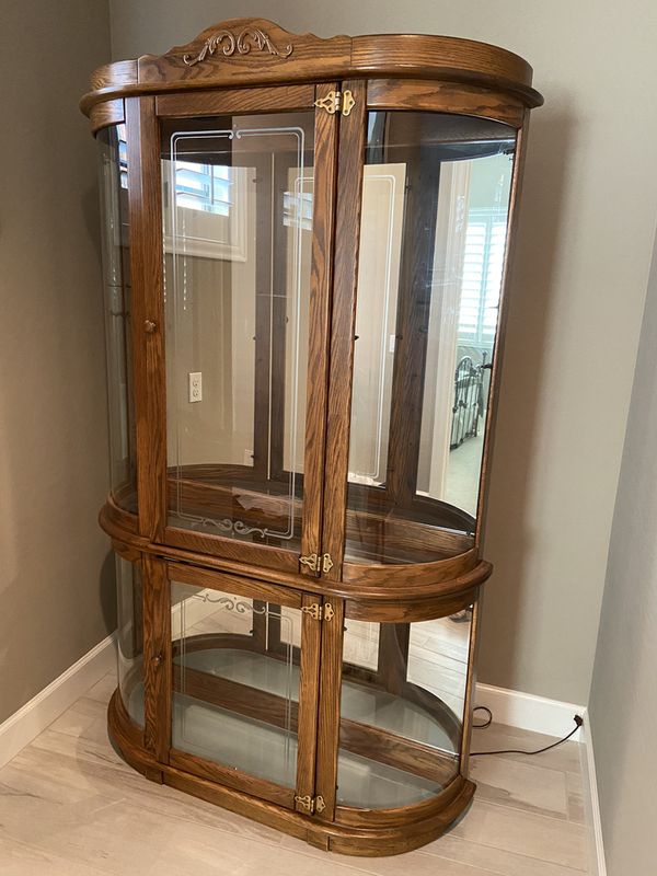 Curio cabinet for Sale in Scottsdale, AZ - OfferUp