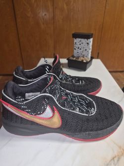 Nike LeBron 20 Basketball Sneakers size 9 1/2
