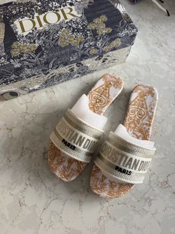 Women sandals