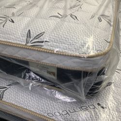 ✨Mattress Pillow Top All Sizes ✨ 🚨12” inches tall 🚨All sizes 💠Queen sizes $200 💠Full sizes $180 💠Twin sizes $150 💠Cal king $330 💠E. King $330