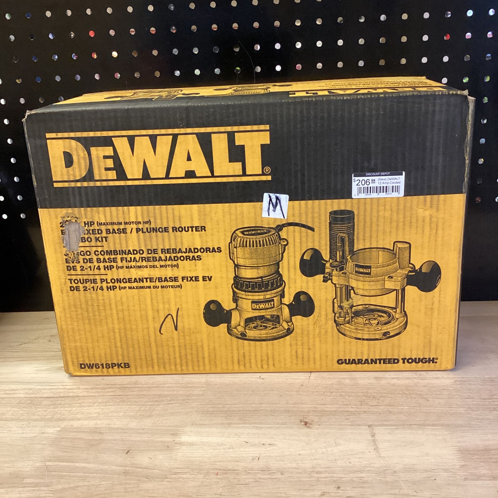 12 Amp Corded 2-1/4 Horsepower Fixed and Plunge Base Router Kit 12 Amp Corded 2-1/4 Horsepower Fixed and Plunge Base Router Kit