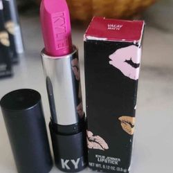 Kylie Cosmetics Matte Lipstick Vacay