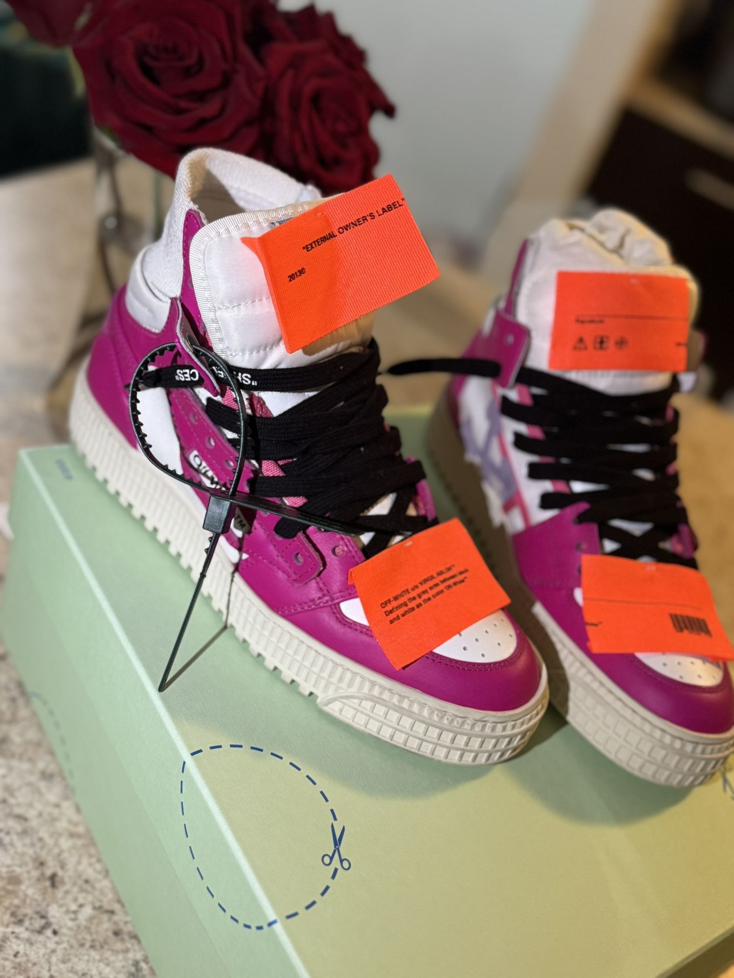 Off Whites Women’s - Off Court 3.0 Fuchsia Pink 2023