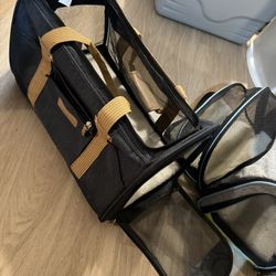 Dog/Cat Carrying Cases