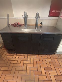 6 Tap Kegerator Industrial True Brand