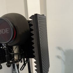 Mic Relflector Shield & Stand 