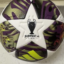 OFFICIAL MATCH BALL UCL FINAL