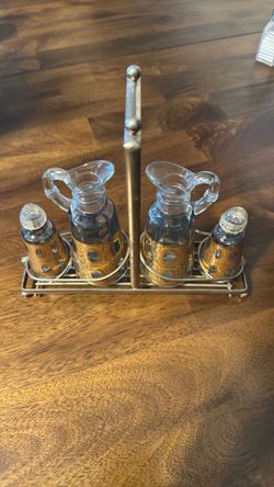 Vinegar oil and salt and pepper