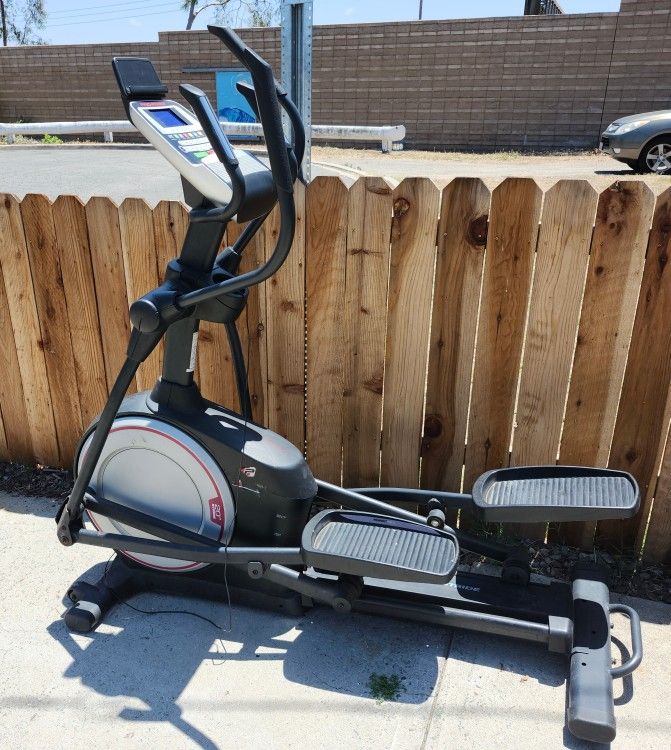 Proform Xp 520 Razor Elliptical Free ProForm 520E Elliptical w/ 20
