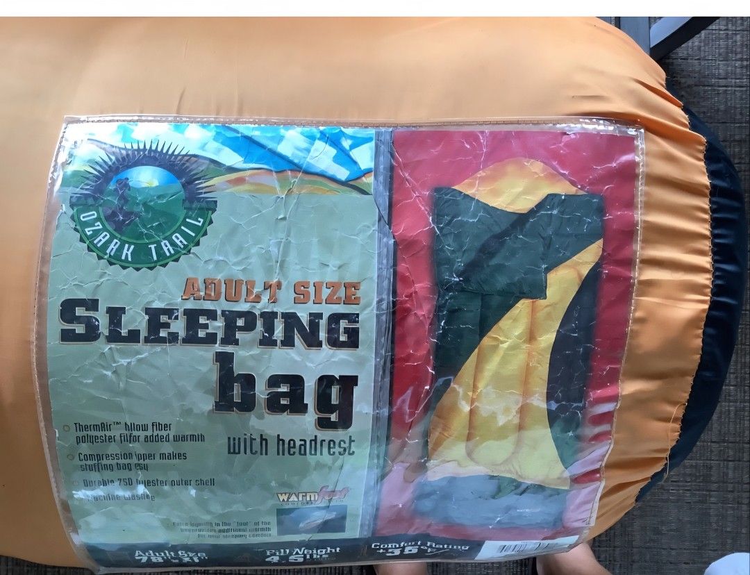 Sleeping Bag ,Ozark.Trail 35F Degree W/Headrest Adult Size 78"x33" 4.5 Lbs-Green